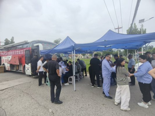【爱心传递 雨润真情】巨野县董官屯镇政府组织无偿献血活动