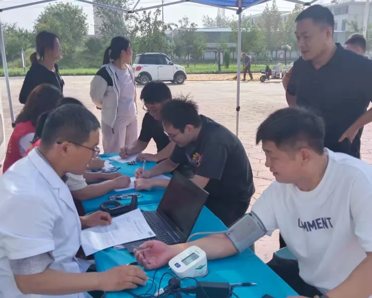 东明县多乡镇政府相继组织开展无偿献血活动