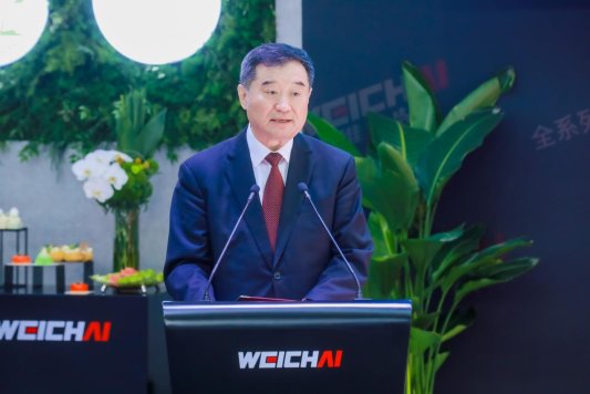 中国工程机械工业协会会长苏子孟出席发布会并对潍柴给予高度评价