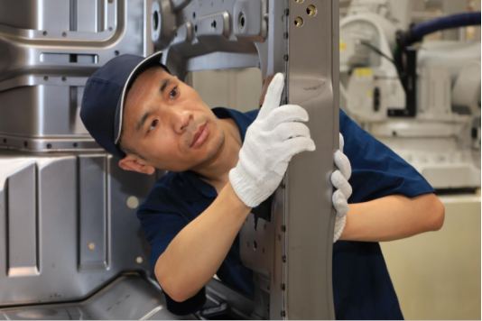 刁统武：匠心筑梦淬炼杏彩体育平台大国工匠风采(图2)