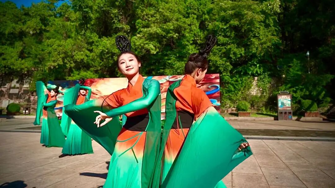 汉风微演艺+唐宋茶会+暖秋市集,双节锁定灵岩寺景区!