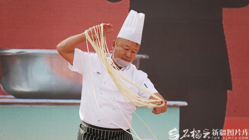 祝福新疆更美好丨触摸千年技艺 畅享非遗盛宴——新疆国庆中秋假期文旅市场“非遗含量”飙升