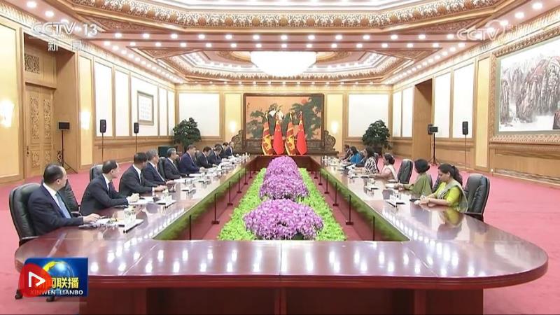 习近平会见斯里兰卡总理阿马拉苏里亚