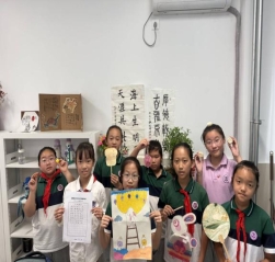 童心巧手做月饼,团圆滋味满校园