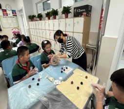 f69e200c1d2fffd88d0922bc28cd615e_720