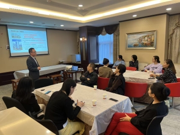 广发银行潍坊分行营业部开展“敬老月”金融知识宣传活动