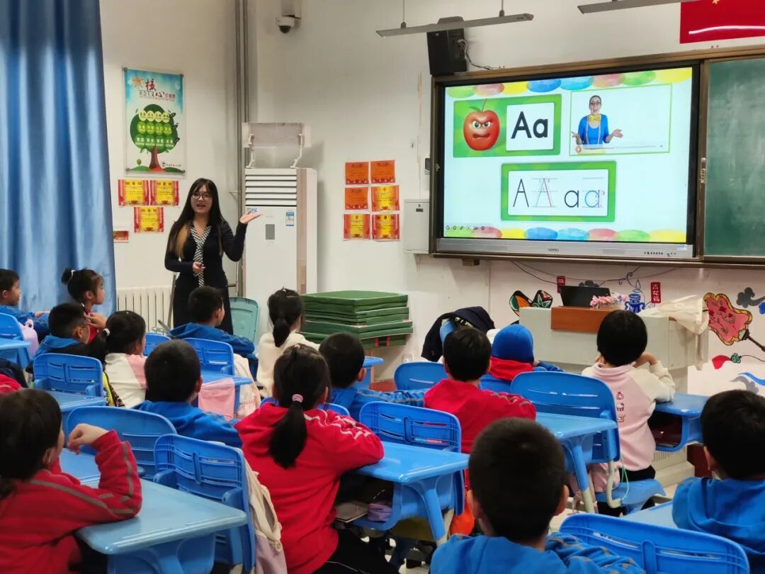 “英”你有趣 “语”你成长——济南市景山小学推出特色班本课程