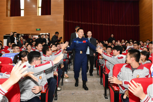 C:/Users/Administrator/Desktop/稿件存放/图片1.png图片1