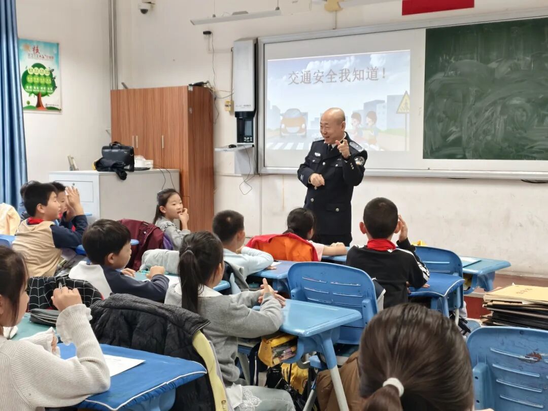 交通安全我知道——济南市景山小学推出特色班本课程