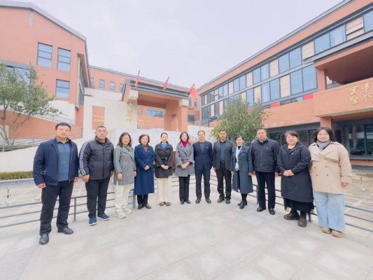 党心暖重阳 服务践初心 济南市历下区第一实验幼儿园党支部承办理论中心组学习活动