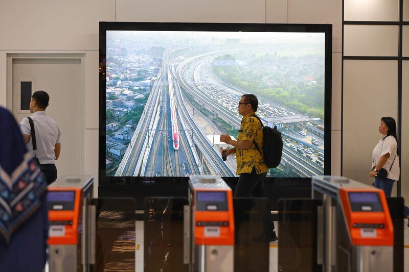 截至10月17日,雅万高铁正式开通运营满两年,累计发送旅客超1200万人次。