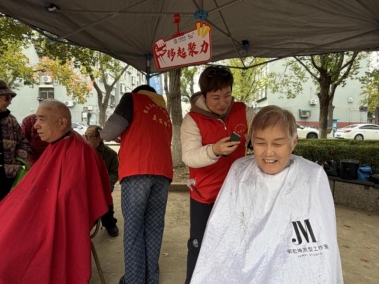 山东移动泰安分公司“移起聚力”温暖银铃 多元服务情暖社区