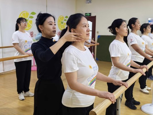 “商禾伊家”美体公益课 (4)