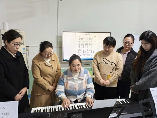 “商禾伊家”钢琴公益课 (4)