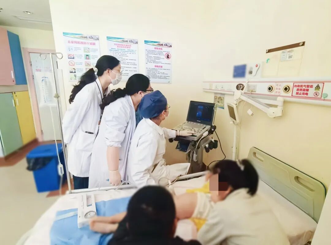 肠套叠“解套”有新法!小儿普外科无辐射温水复位,解除“大肠包小肠”