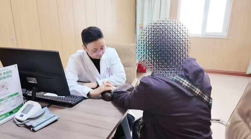 中医调理显奇效:济南南郊医院助多年便秘患者重获“通畅”人生