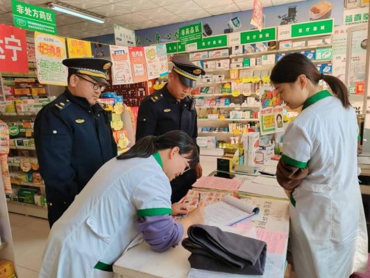 济南市莱芜区和庄镇城管工作站开展“门前五包”宣传劝导活动