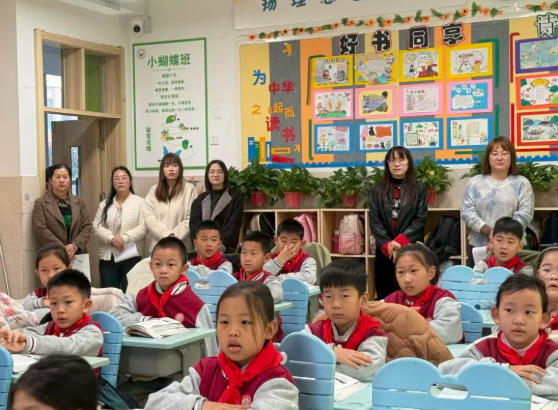 济南高新区凤凰路小学(西校区)开展“悦美早读”评比活动