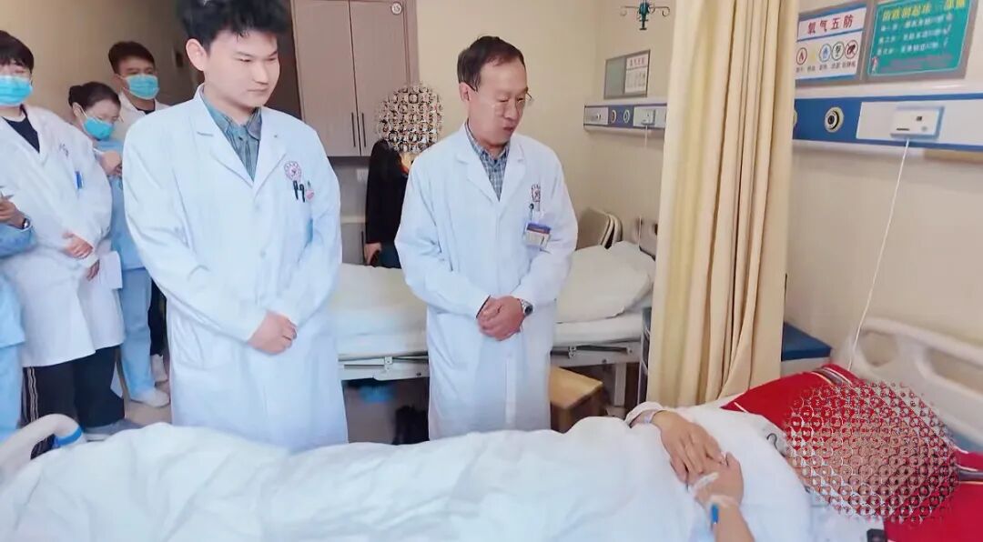 12分钟极速破“石”!济南南郊医院多学科协作 为退休教授筑起生命防线