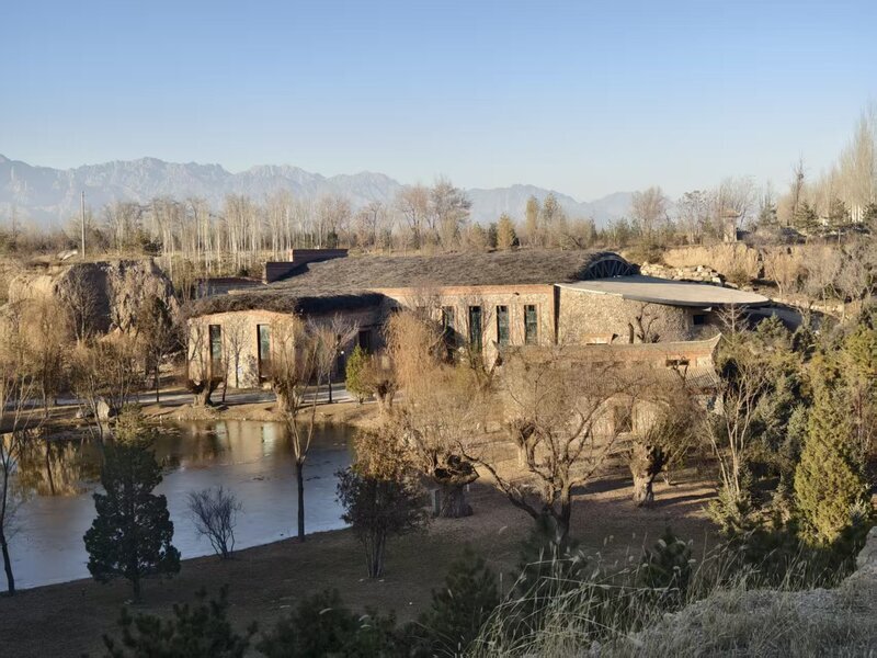 何以中国·越山向海踏千澜 | 探访志辉源石酒庄:解码宁夏葡萄酒的生态密码