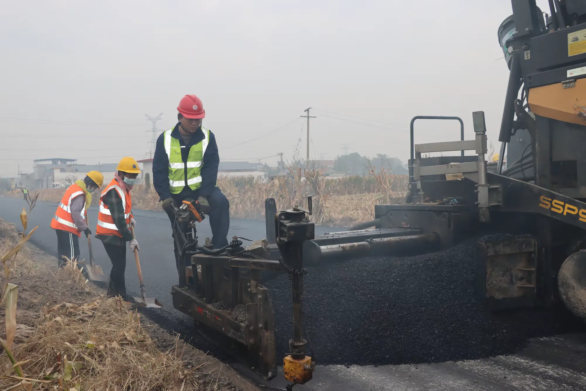 内畅外联筑坦途 路通民安惠民生——绣惠街道“四好农村路”打通乡村振兴“快车道”