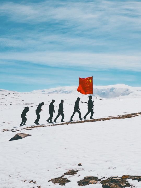 新华走笔丨5373米之上:比星辰更璀璨的心跳