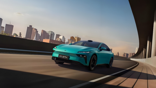 15 万左右高颜值新能源车:操控柔和 + 配置贴心,适配新手日常通勤