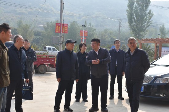 山东省通信管理局赴临沂联通帮扶村开展“双联共建”活动