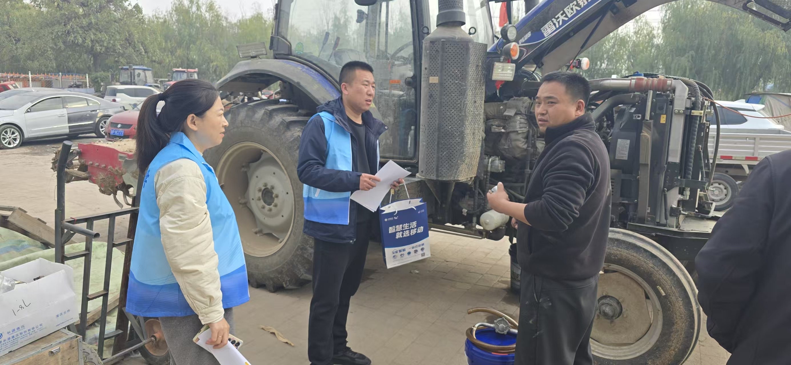 山东移动聊城分公司开展“党员带头亮身份 实干担当建新功”志愿服务活动