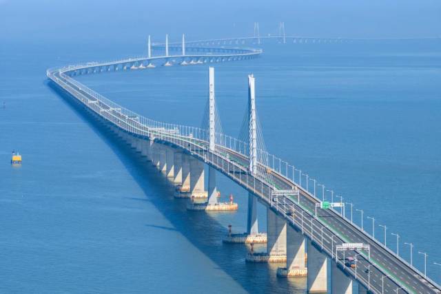 港珠澳大桥。