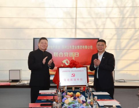 bcd3e9928b4437fee64231795077ed48