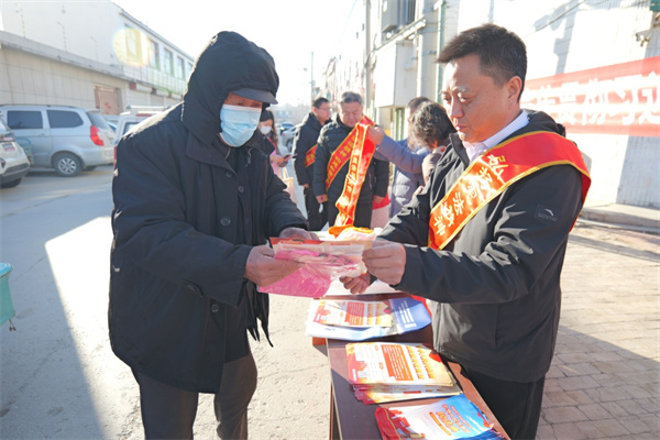 惠民县麻店镇开展“国家宪法日”普法宣传活动
