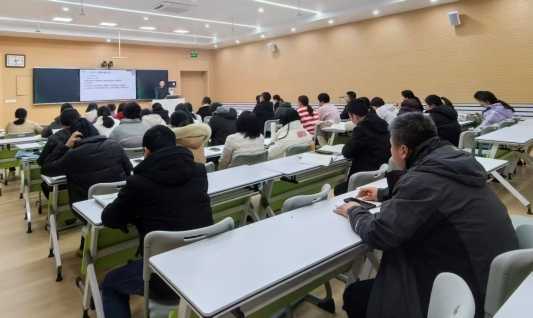 专家洞见明方向 教师共研促提升——济南市莱芜第一中学召开命题提升专题报告会