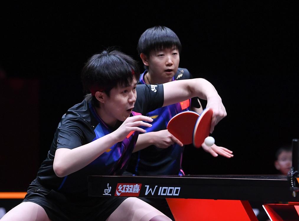 WTT总决赛:“莎头”首战告捷 王楚钦男单逆转