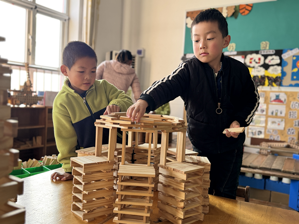 家园携手 共“童”成长 ——平度市明村镇马戈庄中心幼儿园家长开放日活动