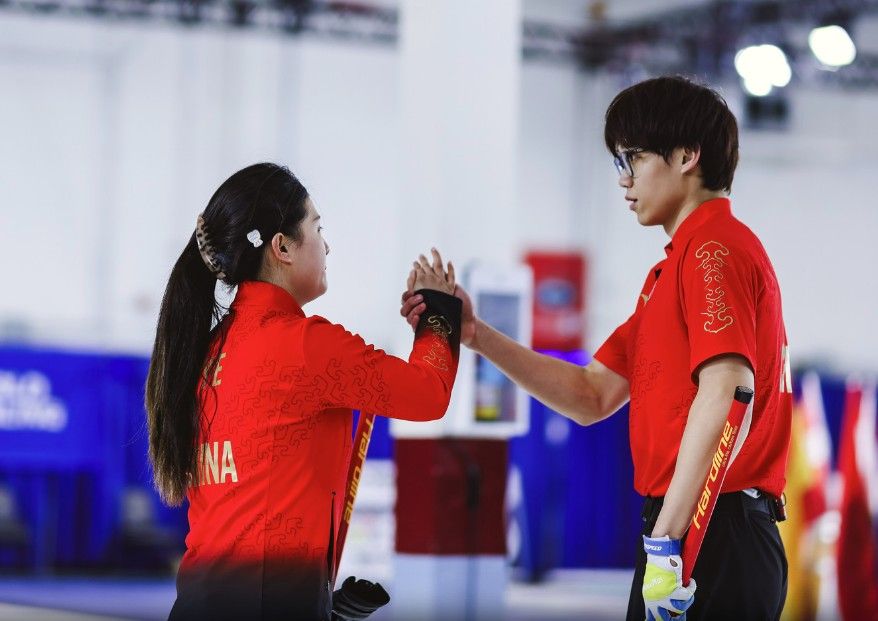 冰壶奥运落选赛:中国队混双组合四连胜