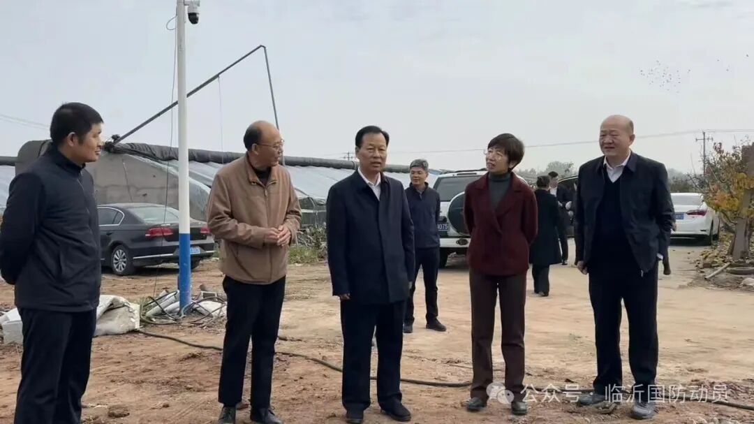 临沂市国动办党组书记、常务副主任张世彬到市派第一书记任职村和红领书记任职企业现场办公