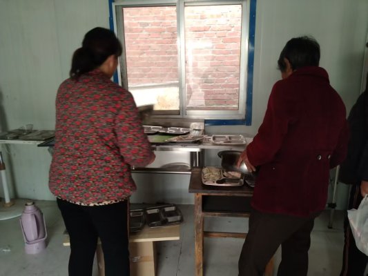 【社会主义核心价值观“五个融入”】济南市莱芜区羊里街道雪赢村开展暖心助餐活动