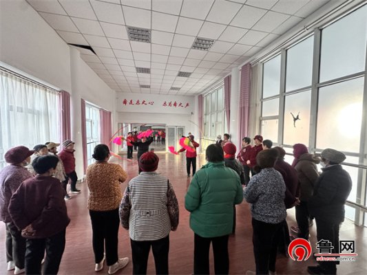 【文化社区建设】德州天衢新区新区服务管理办公室开展“彩带飞扬 至‘扇’至美”舞蹈培训活动(图2)