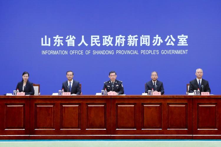 亮剑“黑飞”!山东划定无人机飞行“红线”:实名登记、持证飞行、违规可摧毁