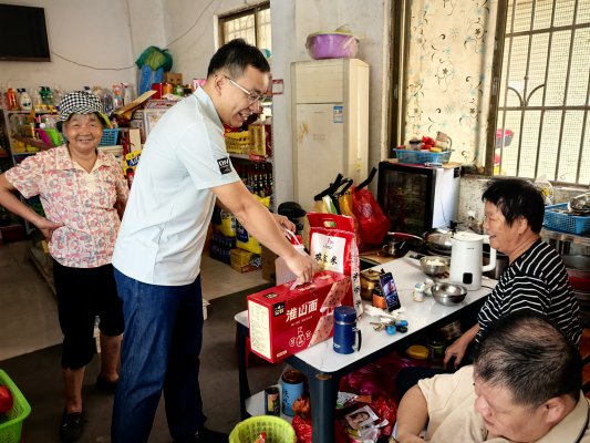 清远佛冈县局（分公司）开展困难零售户慰问帮扶活动