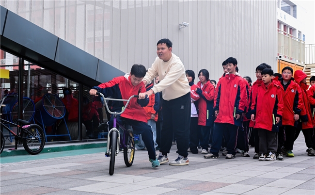 “奔跑吧·少年”2025年四川省青少年自由式小轮车研学活动举行(图4)