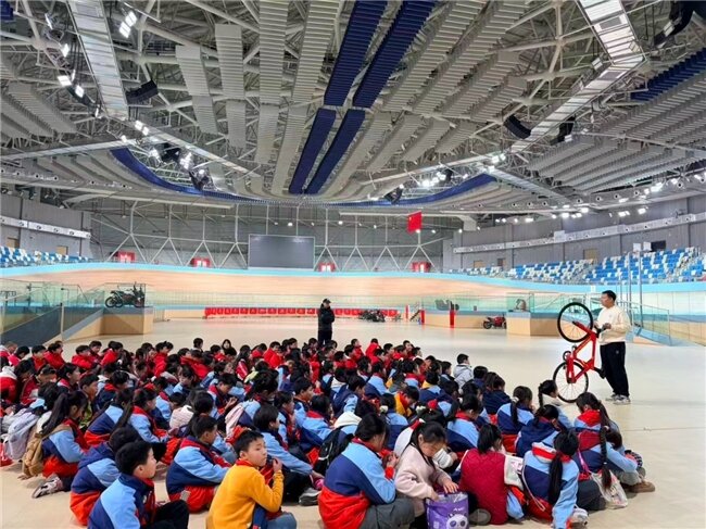 “奔跑吧·少年”2025年四川省青少年自由式小轮车研学活动举行(图3)