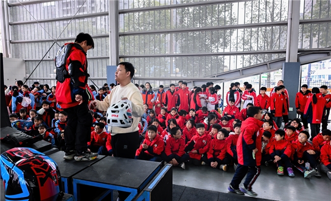 “奔跑吧·少年”2025年四川省青少年自由式小轮车研学活动举行(图5)