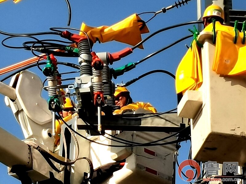 枣庄山亭供电:带电更换开关保供电