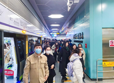 济南轨交单日客流首破百万人次,未来五年将全面完成轨交二期工程,积极谋划推进三期