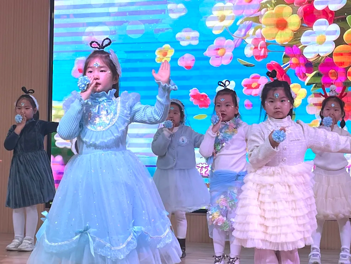 ​济南市市中区七贤中心幼儿园新年诵读歌唱会