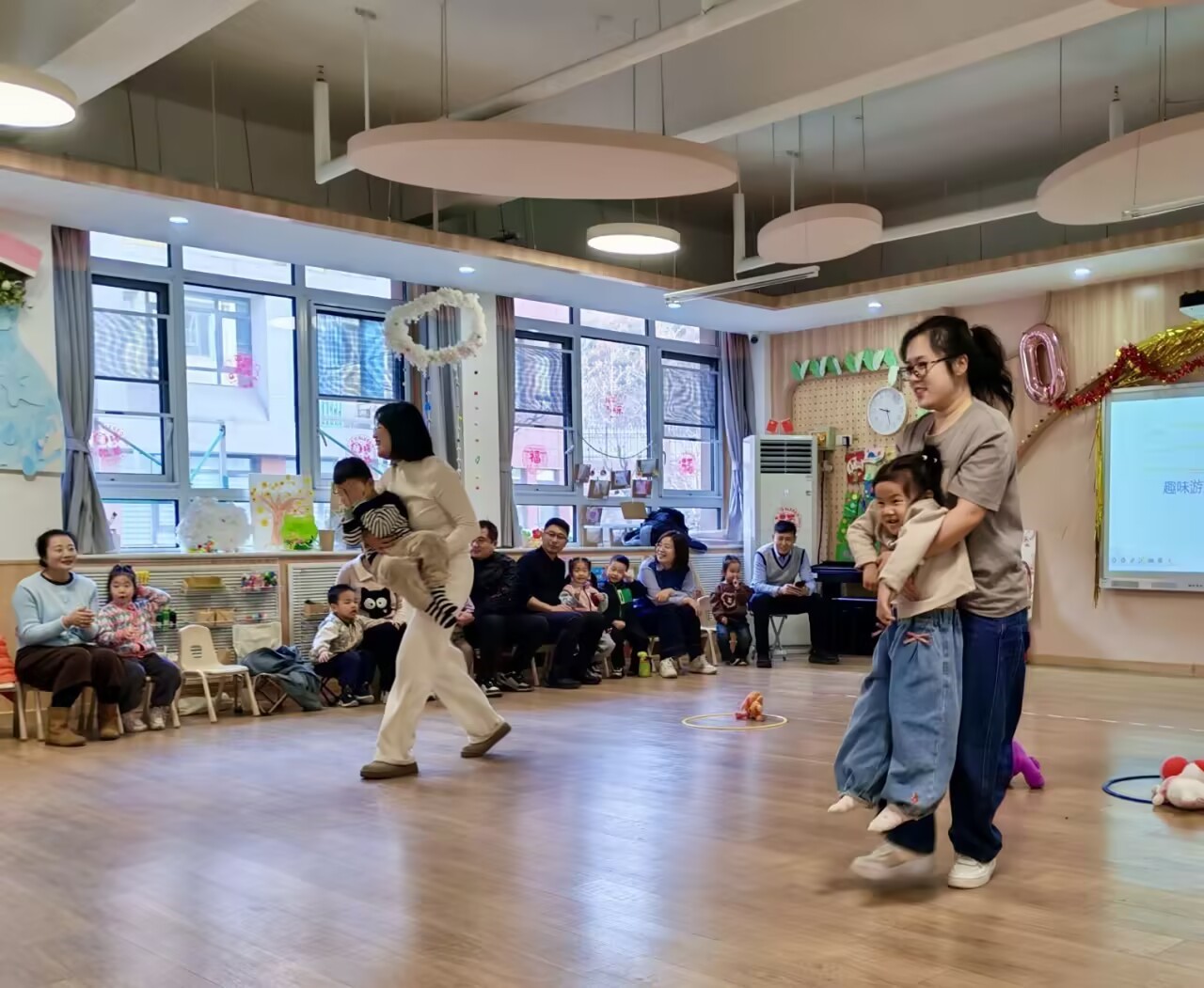 济南市历下区第三实验幼儿园伴山居园小班家长开放日——亲子游戏乐翻天