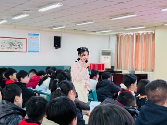 ���ʽ��Сѧ��չ����������л