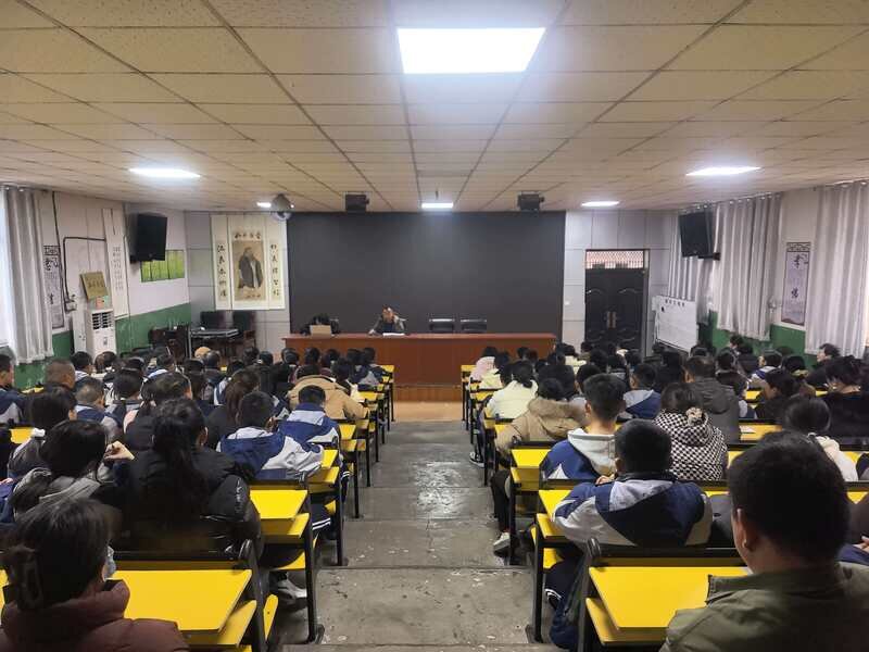 菏泽鲁西新区陈集镇中学召开初三家校协同推进会